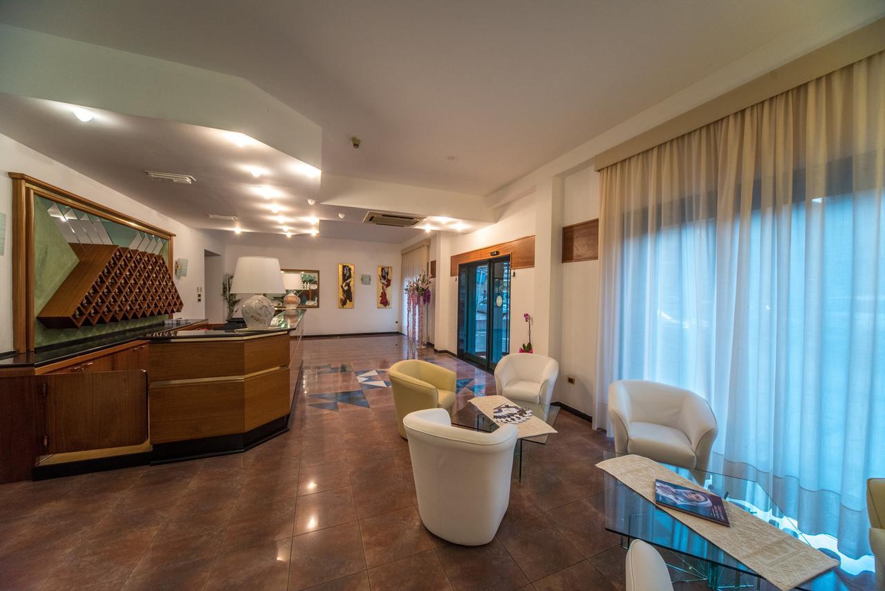 Hotel New Petit